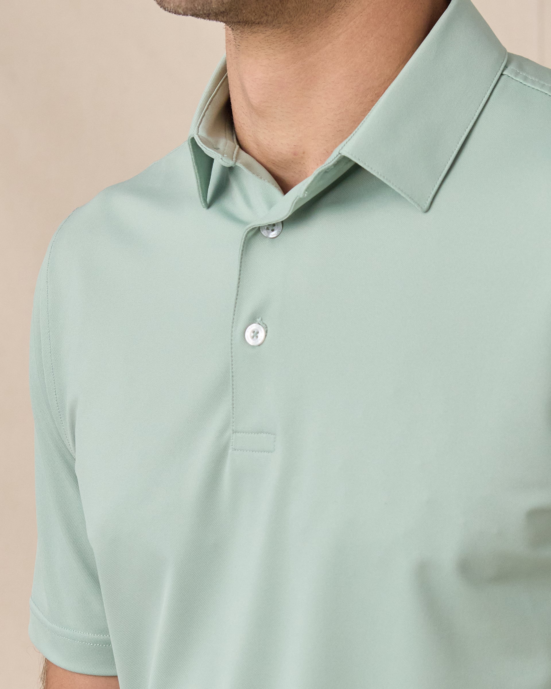 Sullivan Polo in Herb Green, collar detail view