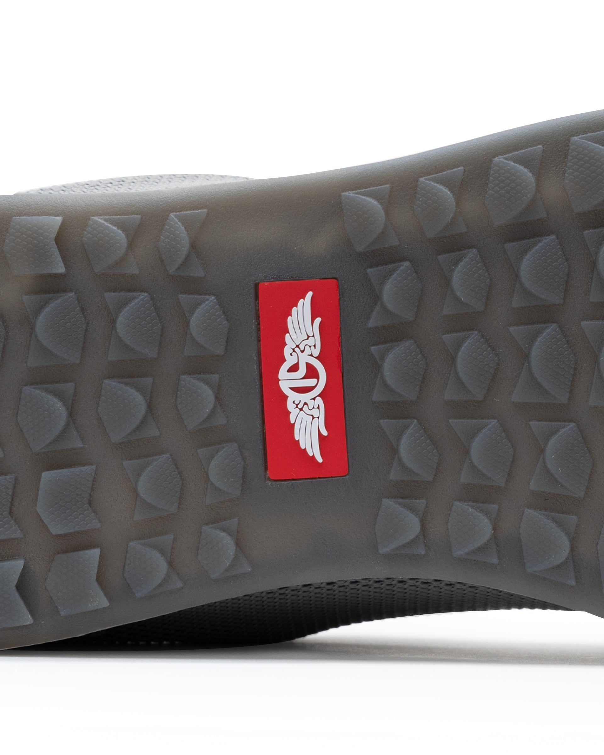 Field V2 Shoe - Carbon
