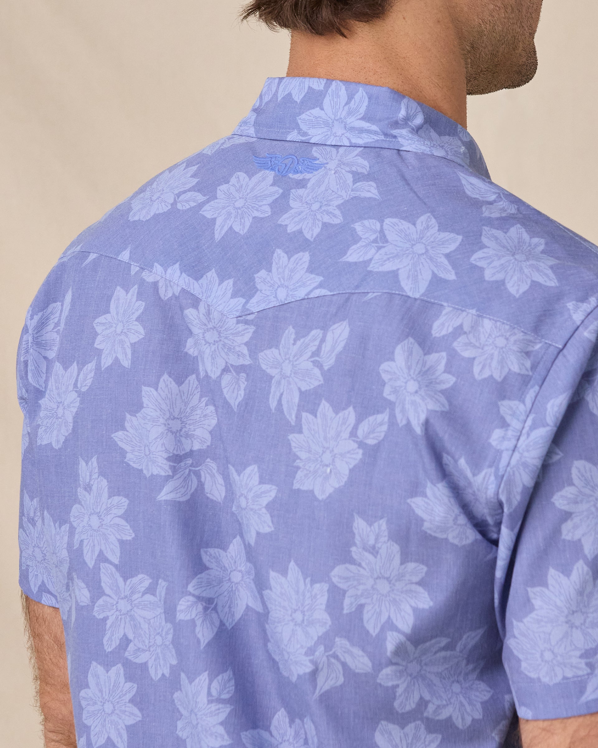 Close-up back yoke view of the Treviso Bay Woven Shirt in Tidal Blue
