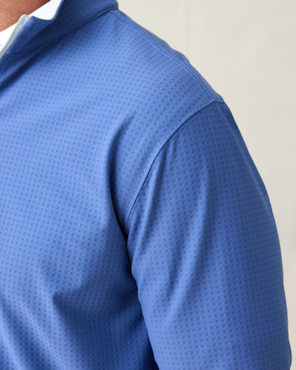 Men's Bel Air Quarter Zip in Moonlight, close-up shoulder and sleeve view on model highlighting the grid-textured jersey knit and clean seam detail at the shoulder