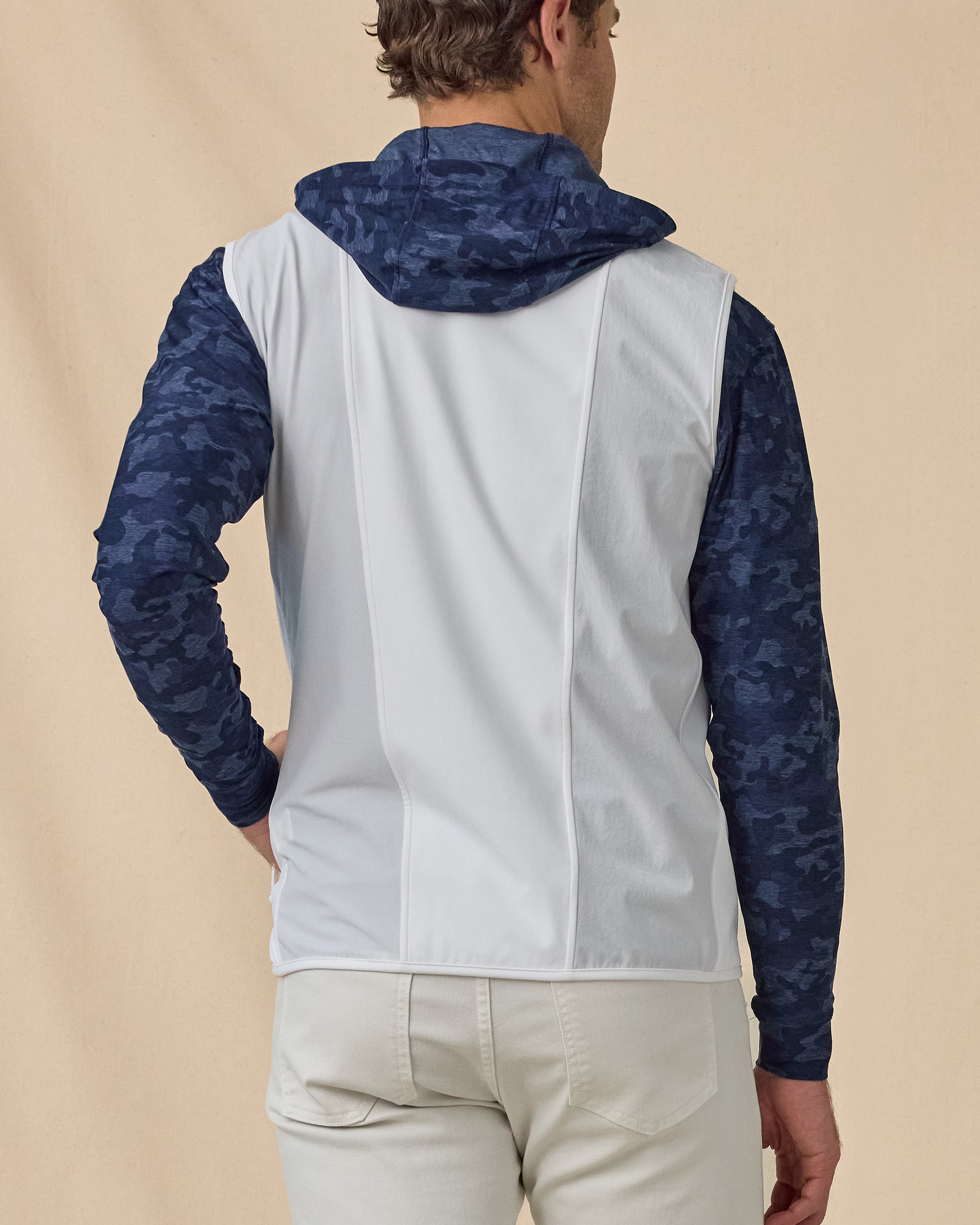 Men’s Zephyr Hybrid Vest in White / New Indigo, back view