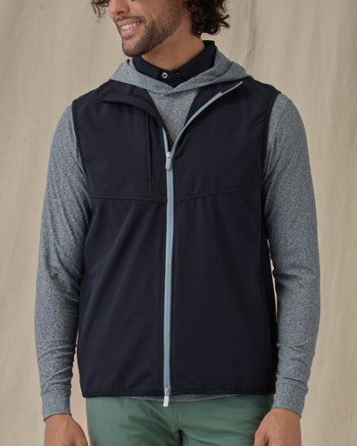 Men’s Zephyr Hybrid Vest in black, front model view